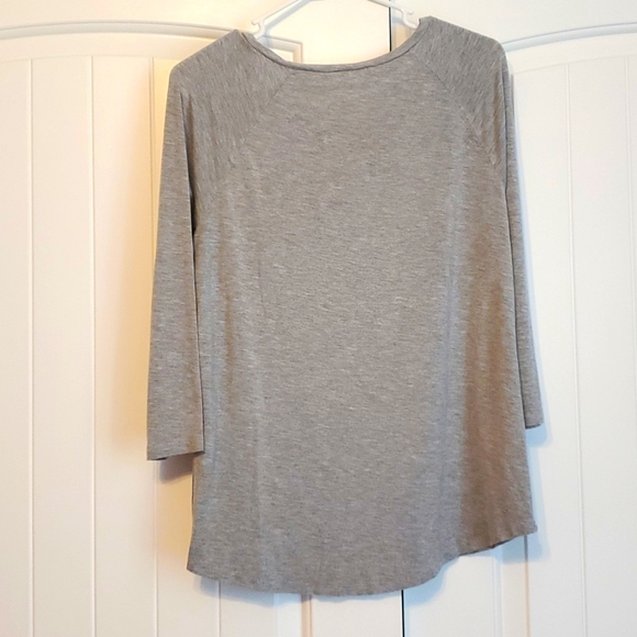 Tahari Quarter Length Sleeves Shirt- Size Medium - B115 - Picture 2 of 3